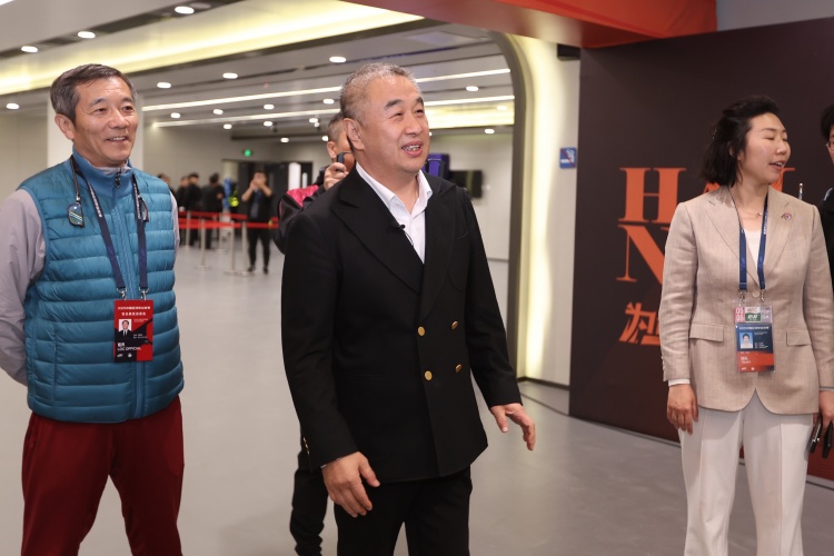 横扫大连英, Maes, 公里的肇庆 横扫大连英, Maes, 公里的肇庆